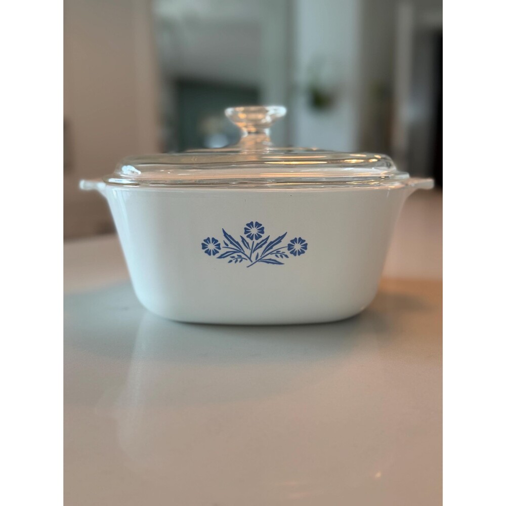 Vintage Corning Ware Blue Cornflower 2.5 Quart Casserole Dish with Pyrex Lid